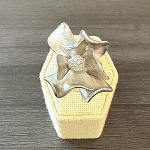 Vintage Premier Designs Magnolia Flower Pave Center Ring 8